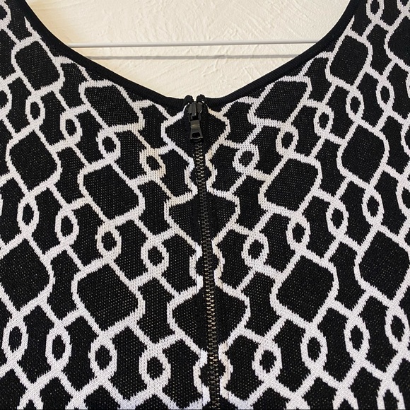 Alice + Olivia Black White Jersey Knit A line Dress SZ M - Picture 7 of 10